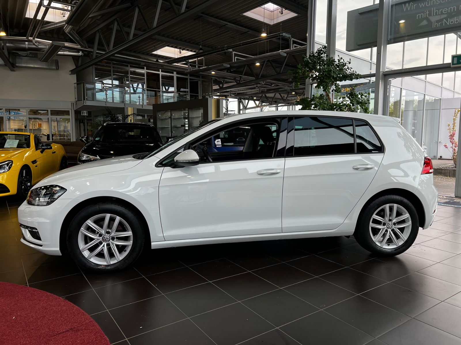 Fahrzeugabbildung Volkswagen Golf VII Lim. Comfortline BMT ACC  NAVI ALU