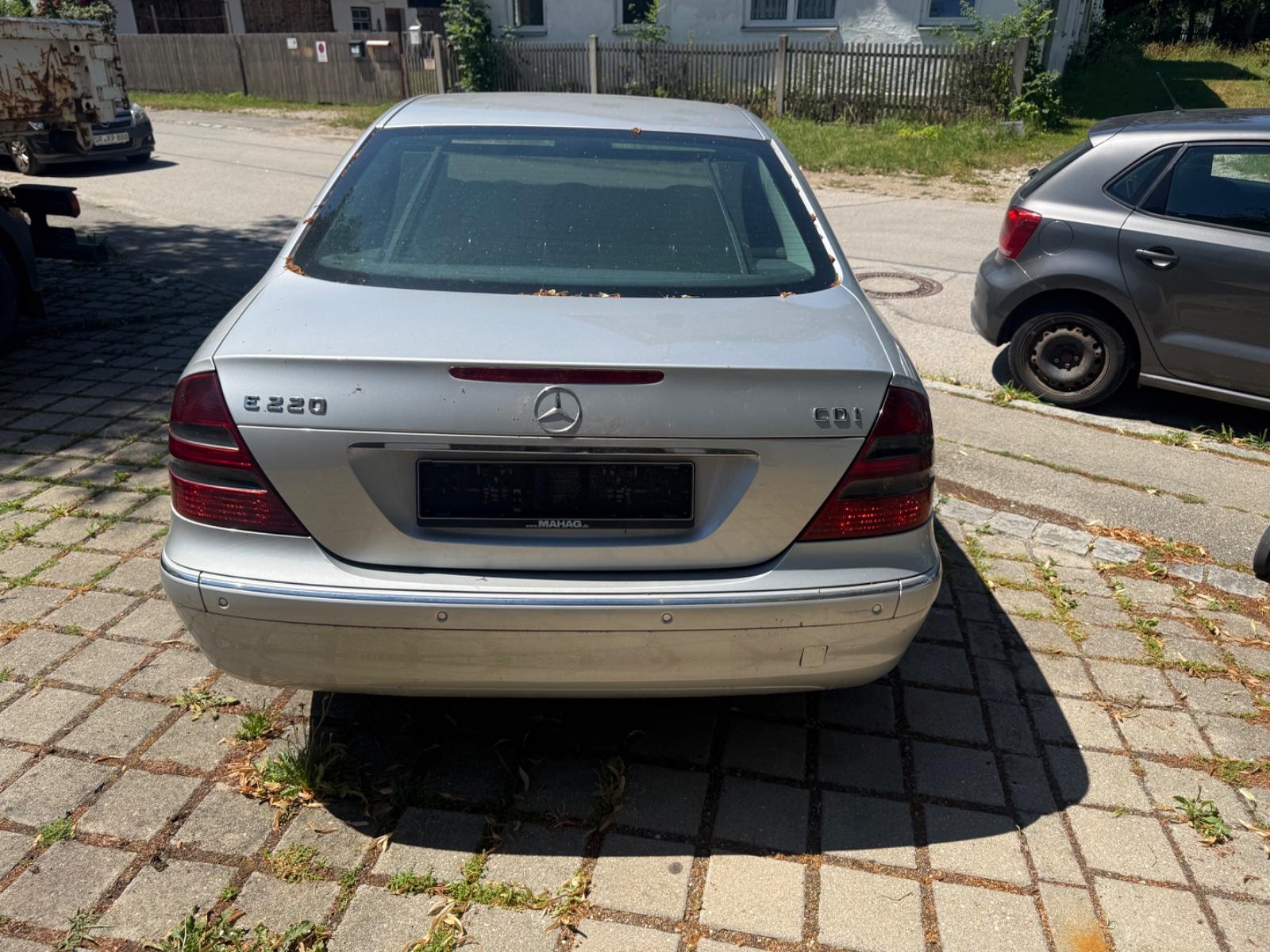 Mercedes-Benz E 220 CDI ELEGANCE-TEL-01704684029--