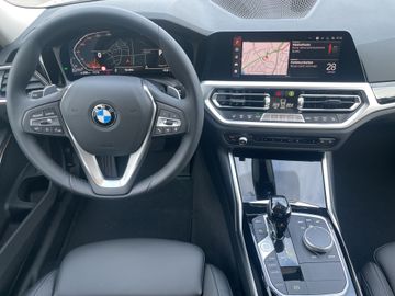 BMW 320d Touring Sport Line HiFi DAB LED WLAN RFK