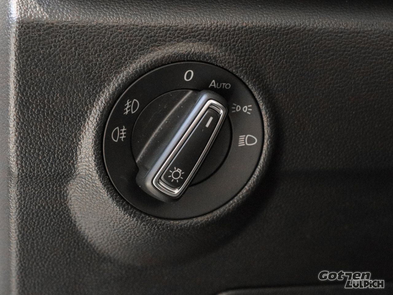 Fahrzeugabbildung Volkswagen T-Roc Cabriolet 1,5TSI R-Line Leder Winter-Paket