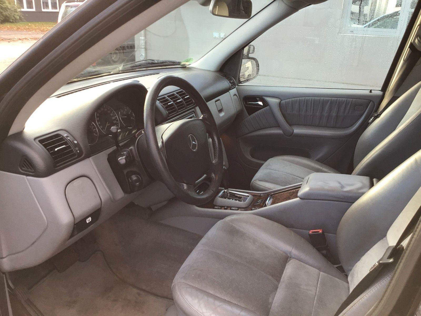 Mercedes-Benz ML270 2004 — photo 8