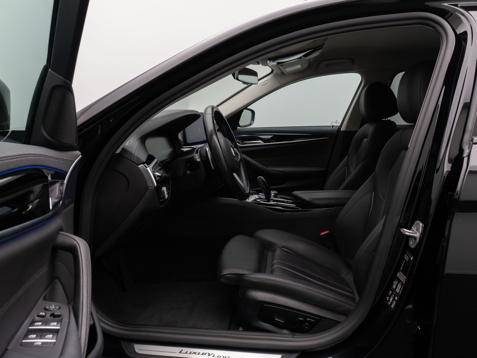 Fahrzeugabbildung BMW 530i xD Luxury Line DAB Kamera HiFi Sportstz 18"