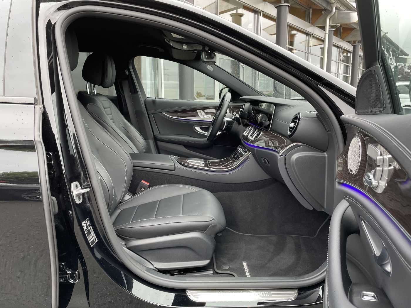 Fahrzeugabbildung Mercedes-Benz E 300 T de 4M AMG+AHK+Distr+Burm+ R-Kamera+Carpl