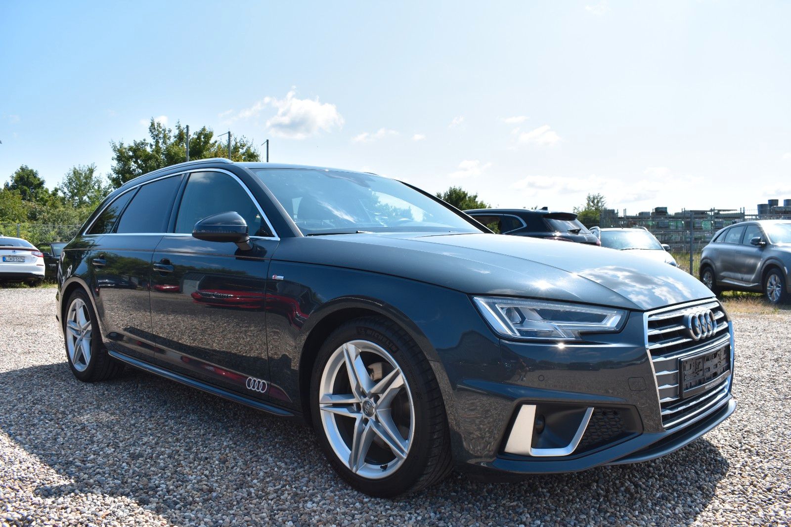 Fahrzeugabbildung Audi A4 Avant 35 TFSI sport S-line Service neu