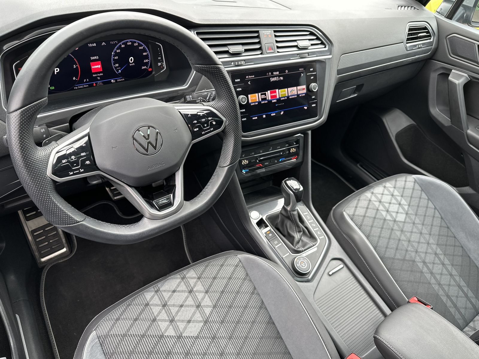 Fahrzeugabbildung Volkswagen Tiguan Allspace 4Motion R-Line NAV+IQ-LIGHT+PANO