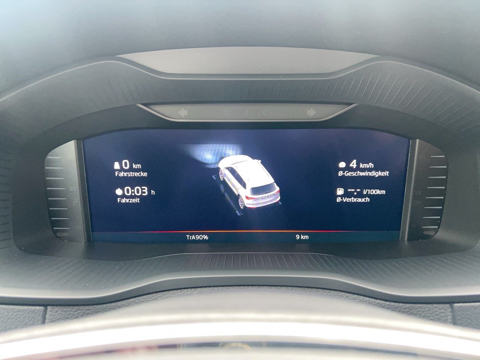 Fahrzeugabbildung SKODA Karoq TSI Sportline 4x4 AHZV MATRIX RFK ACC NSW