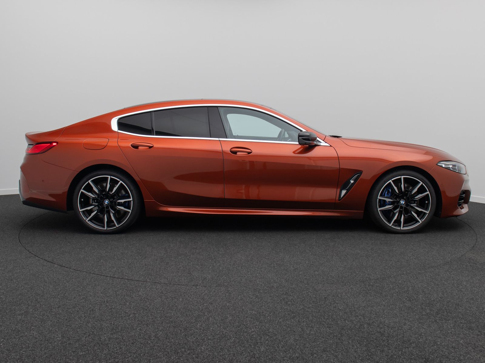 Fahrzeugabbildung BMW M850i xD Gran Coup&eacute; Panorama Individual B&W Voll