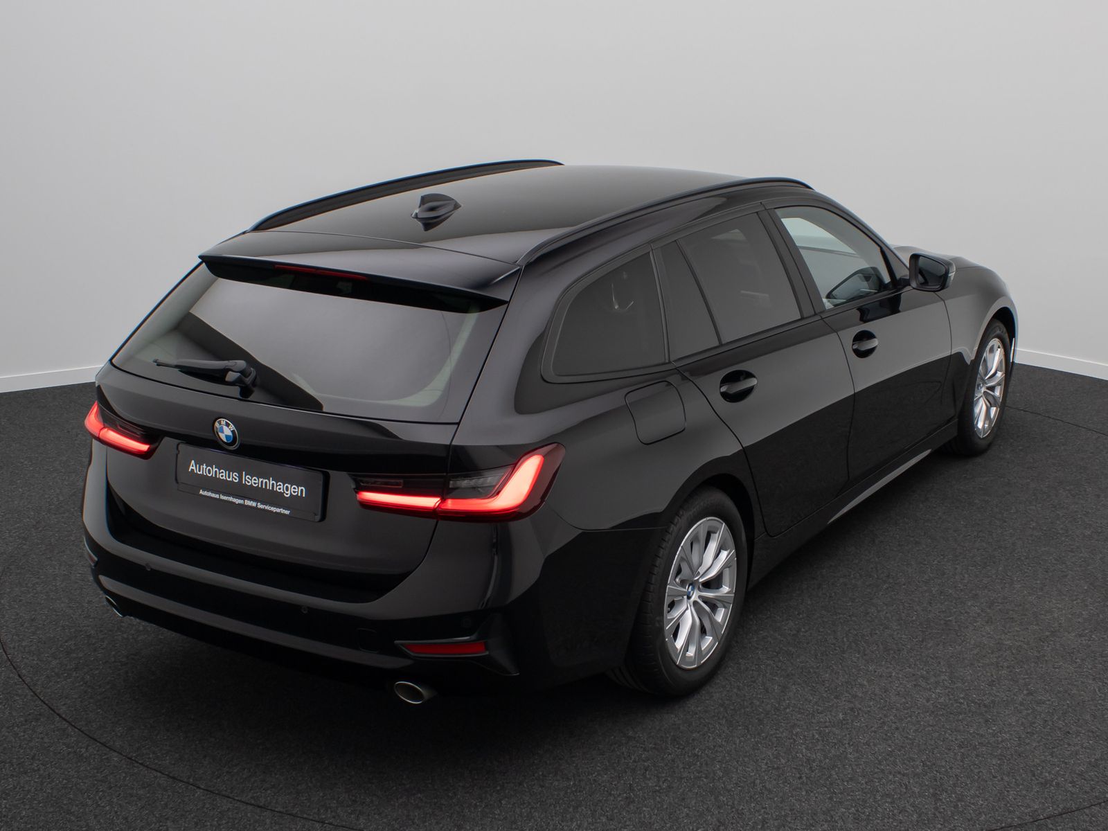 Fahrzeugabbildung BMW 318d DAB CockPitPro Fernlichtassist PDC Sport