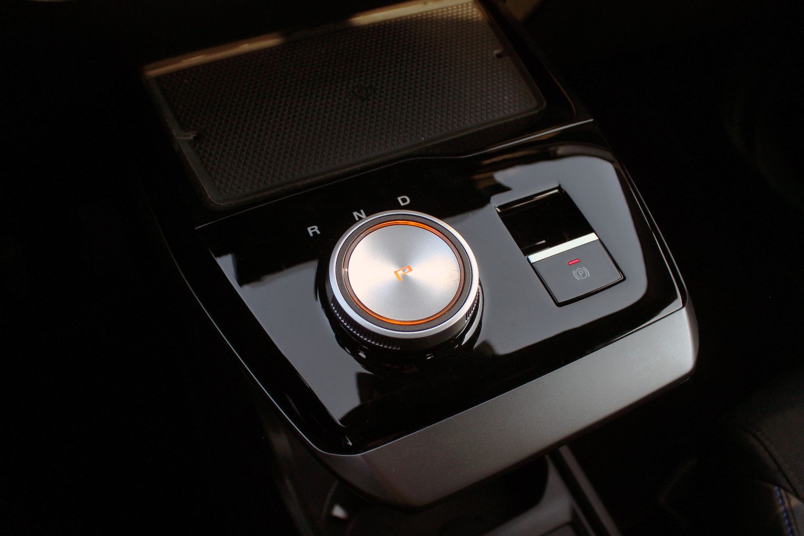 Fahrzeugabbildung MG MG4 Luxury 5D 150kW LED 360° ACC CarPlay BT NAV