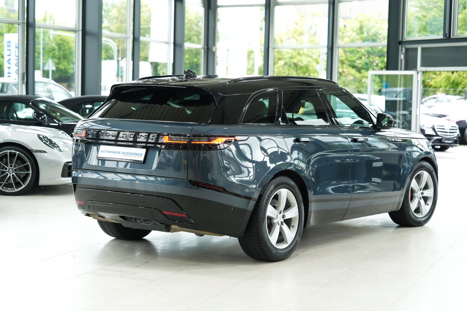 Land Rover Range Rover Velar D300 Dynamic SE AWD MERI 360° foto 2
