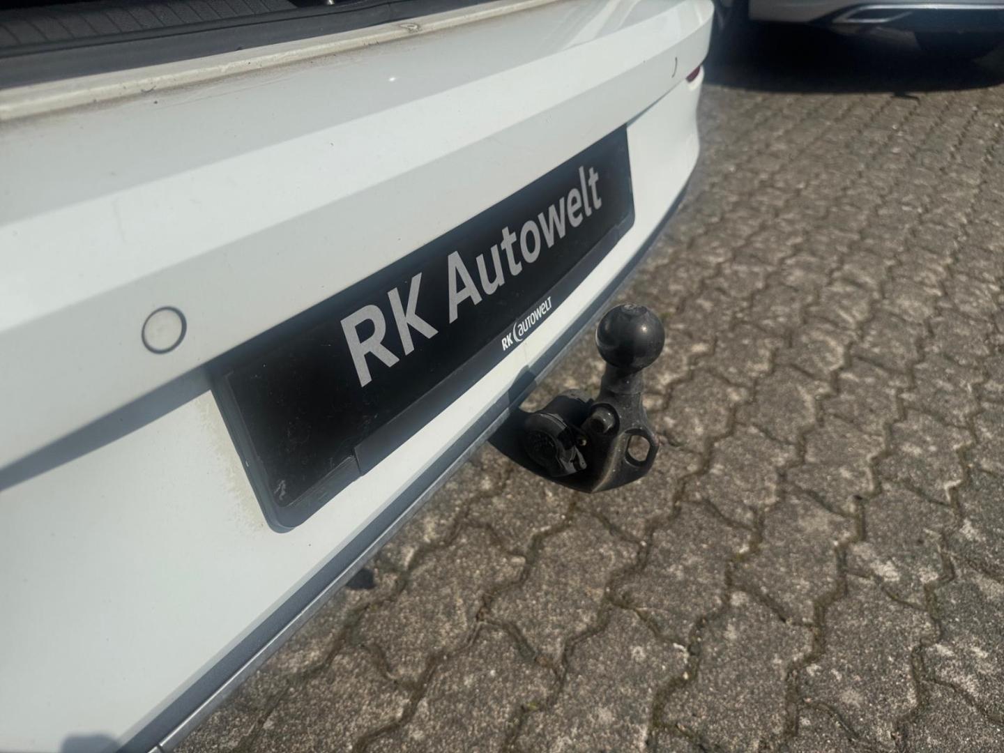 Volkswagen Golf VIII Active 2.0 TDI DSG AHK ACC Navi Sitzhe, миниатюра 11