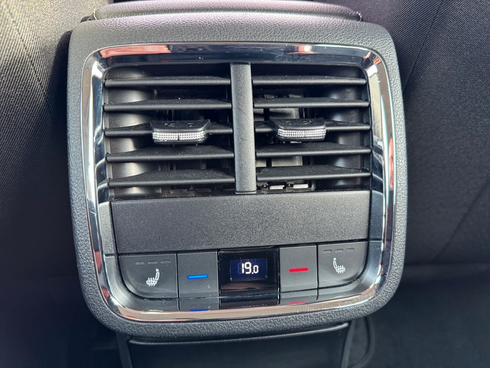 Fahrzeugabbildung SKODA Octavia Combi Style First Edition 2.0 TDI