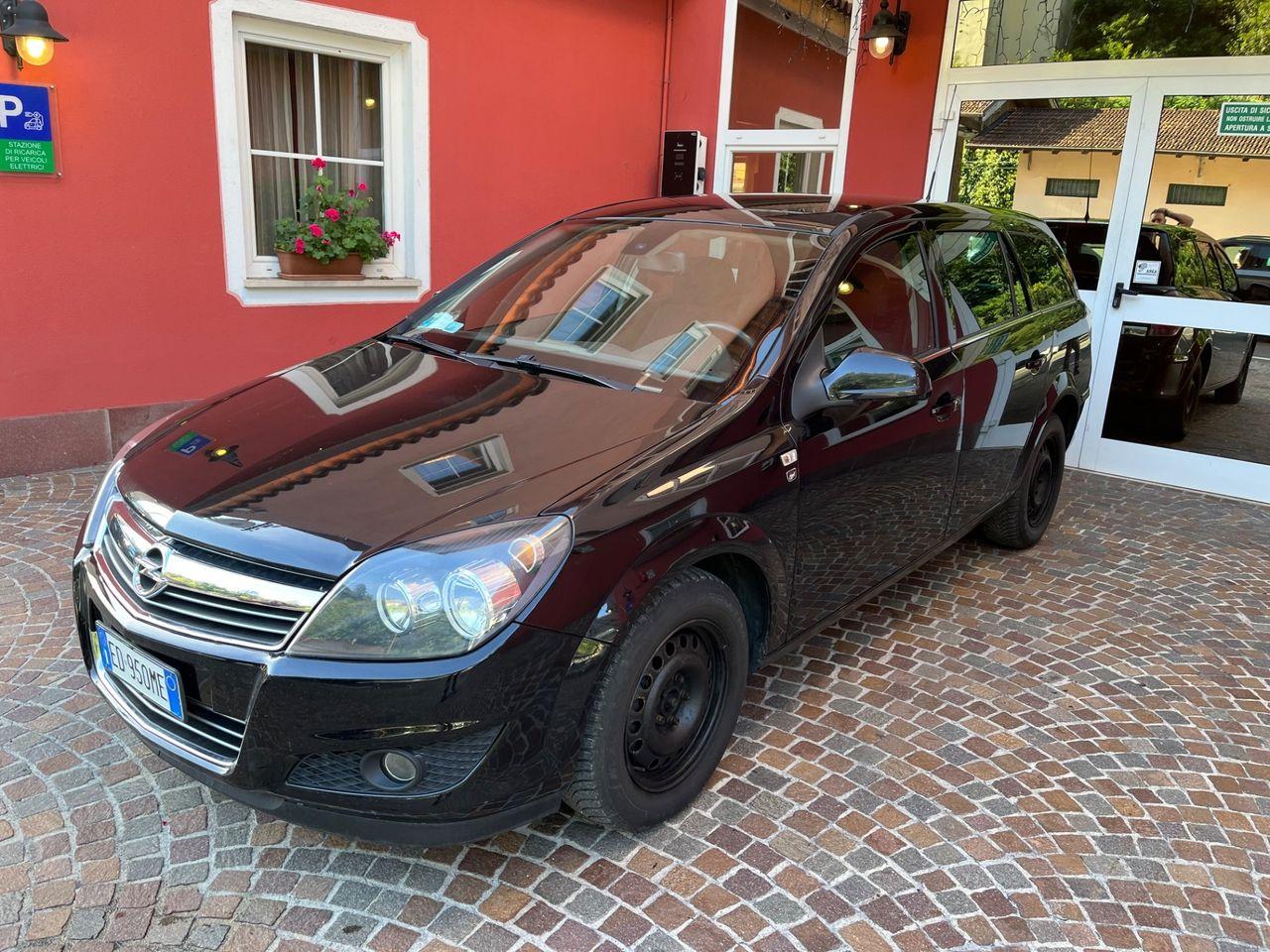 Opel Astra, 2010