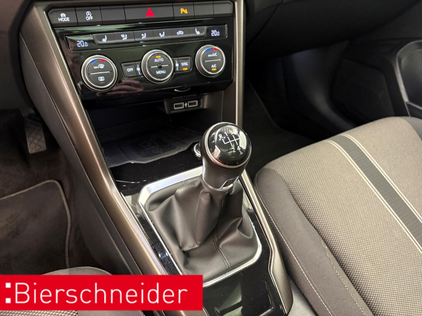 Volkswagen T-Roc 1.0 TSI Style LED PANO NAVI PDC 18 ACC DAB