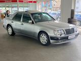 Mercedes-Benz E 500 W124 Klima + Schiebedach + Standheizung - Mercedes-Benz 500 mit Benzin-Antrieb: Schiebedach, Limousine