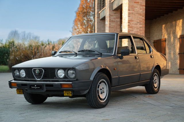 Alfa Romeo Alfetta INIEZIONE QUADRIFOGLIO ORO - 