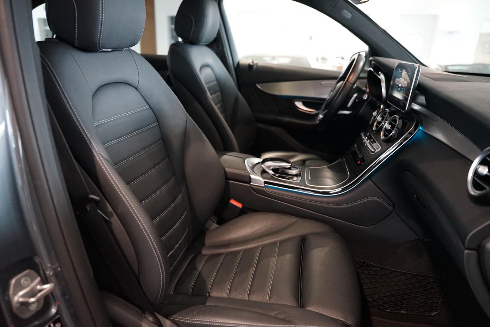 Mercedes-Benz GLC 300 4Matic | AMG | Comand | Pano | AHK