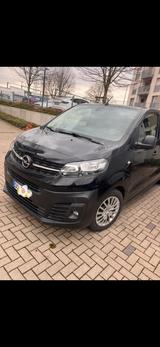 Opel Zafira Life/Vivaro C 1.5 Diesel 88kW - wenig KM! - Opel Zafira Life von privat
