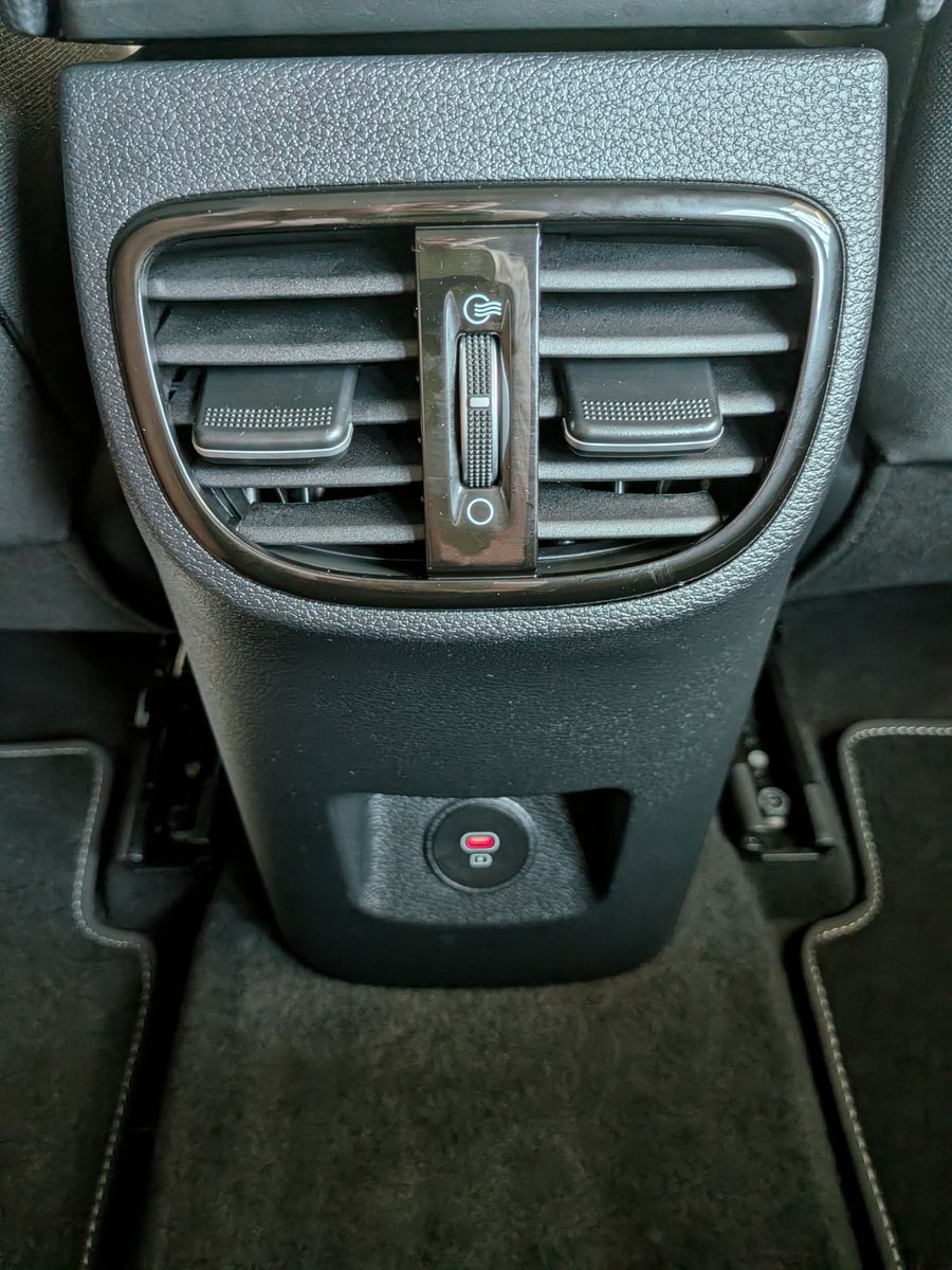Fahrzeugabbildung Kia cee'd Sportswagon 1.5 DCT GT-Line LED JBL Cam 7J
