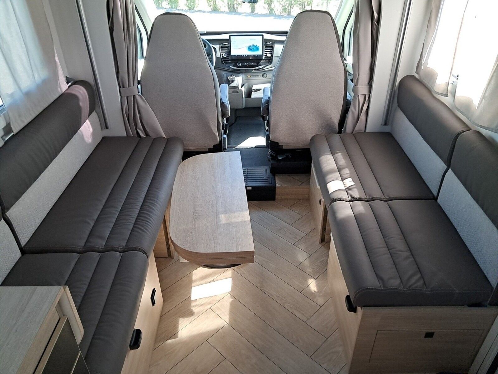 Fahrzeugabbildung Chausson Teilintegriert Titanium Line 640 Dörr30YEdition