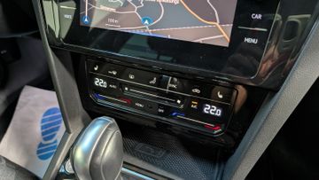 Volkswagen Passat 1.5 TSI Business ACC+LED+CARPLAY+ALU
