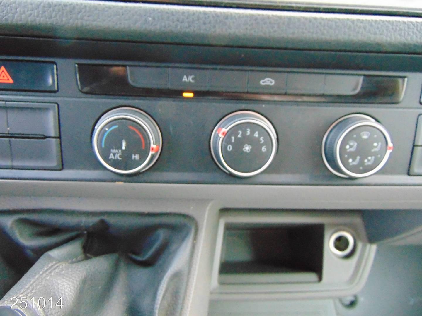 Volkswagen Crafter 35 2.0 TDI 140ch - Porte de communication intérieure - Clim - Régulateur - Camera