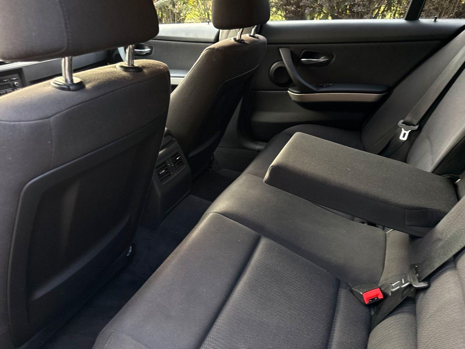BMW 318 2012 — photo 11