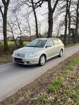 Toyota Avensis 1 Hand Tüv Neu - Toyota Avensis aus 2004