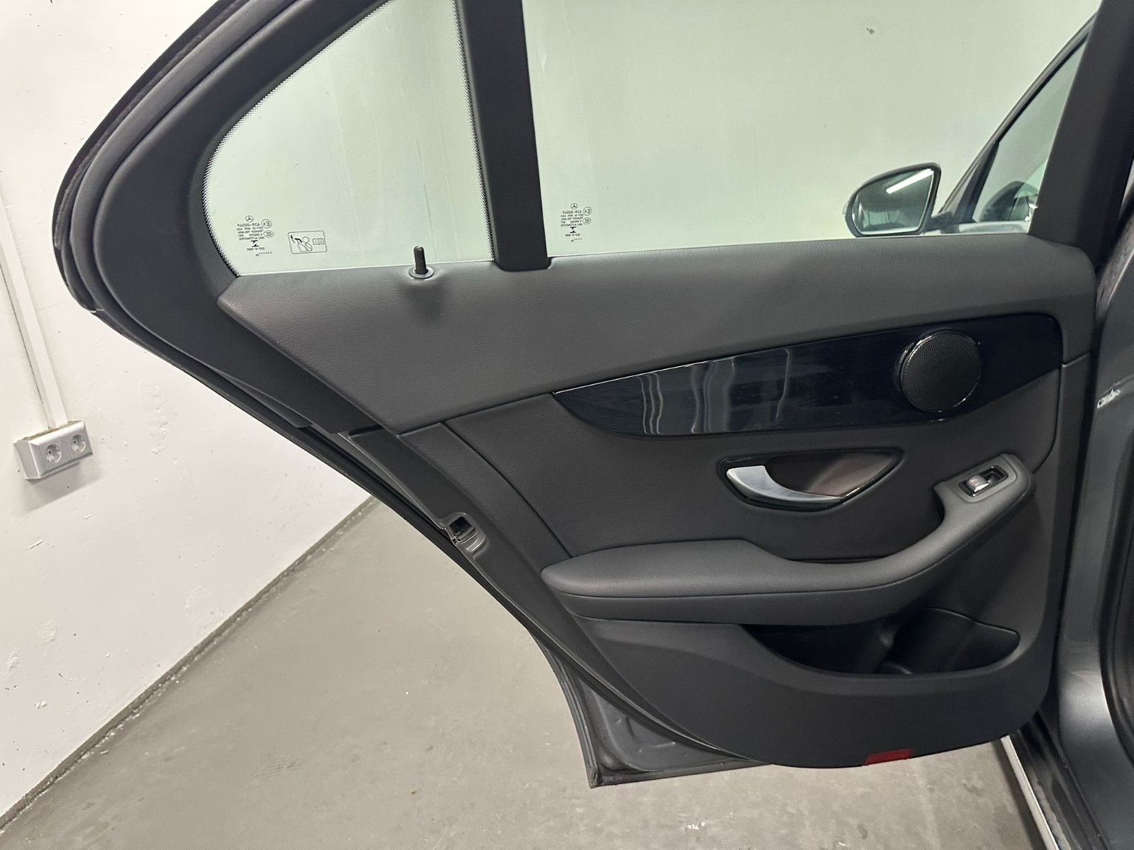 Fahrzeugabbildung Mercedes-Benz C 200 d LIMO*SH*NAVI*TEMPO*KLIMA*LED*