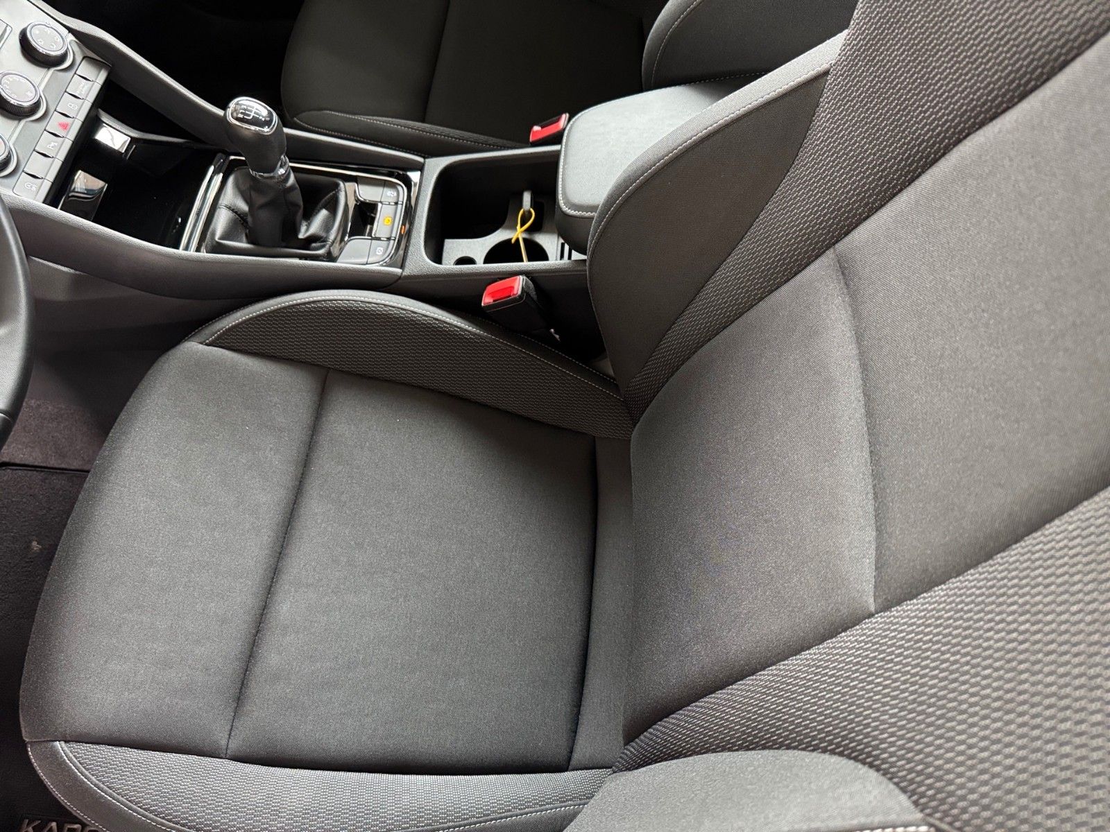 Fahrzeugabbildung SKODA Karoq Ambition 1.0 TSI