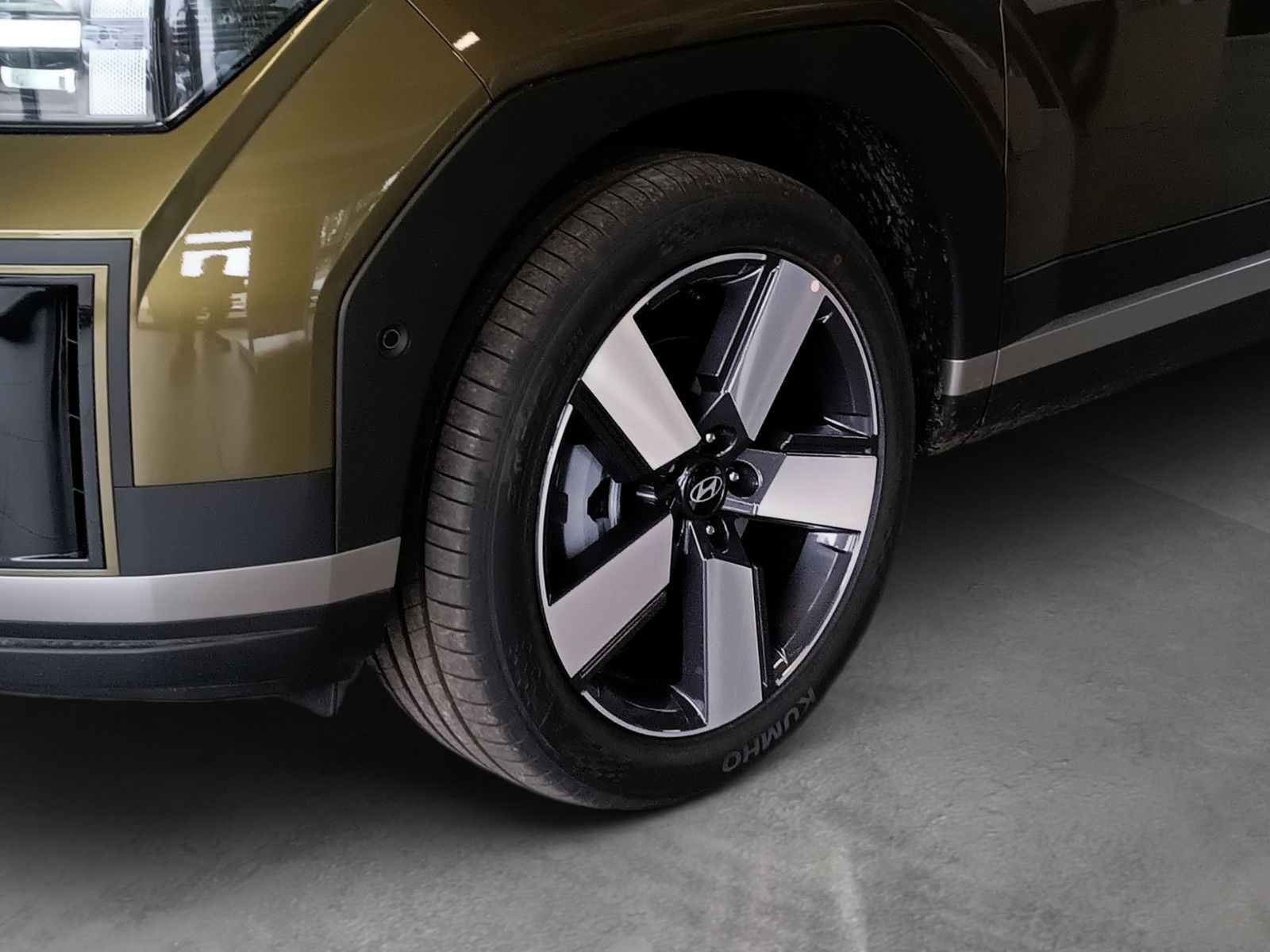 Fahrzeugabbildung Hyundai Santa Fe 1.6 T Hybrid 215PS 4WD Signature