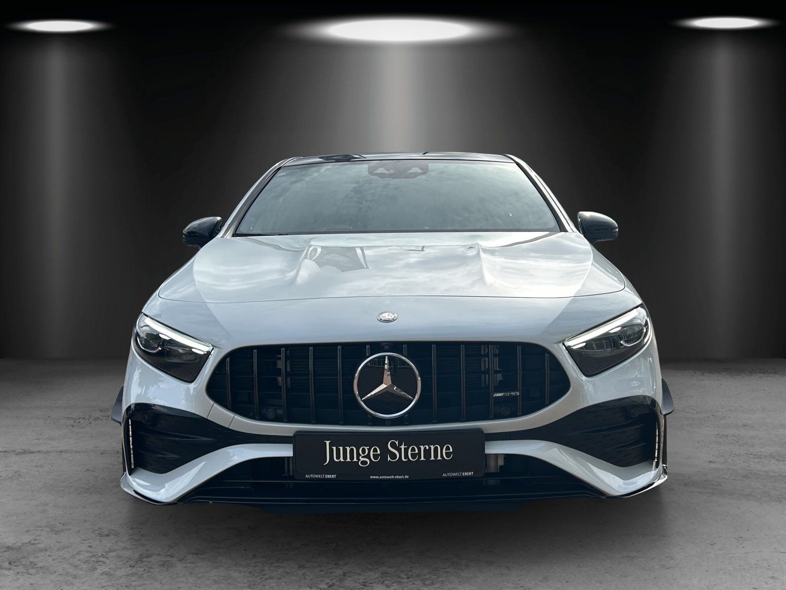 Fahrzeugabbildung Mercedes-Benz A 35 AMG Prem+ DISTRO Perf.Sitze AERO Pano Burme