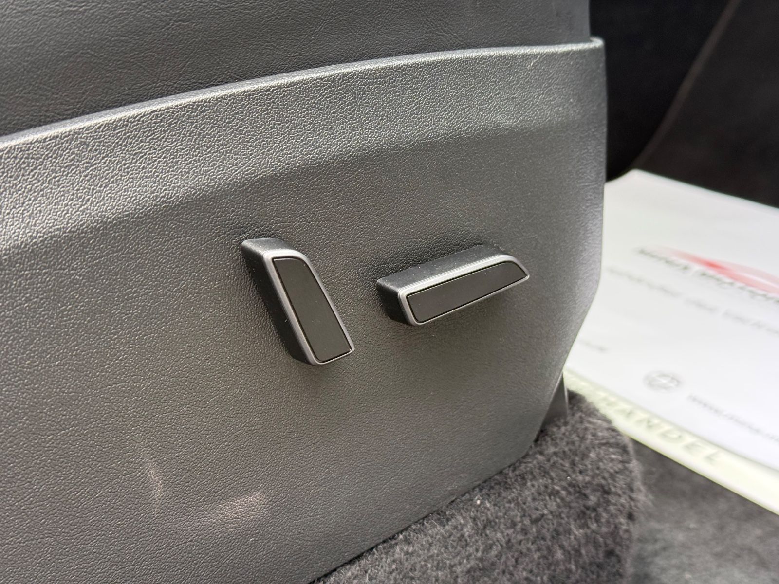Tesla Model Y Basis RWD AHK Mwst. Garantie Finanz.4,69 foto 17