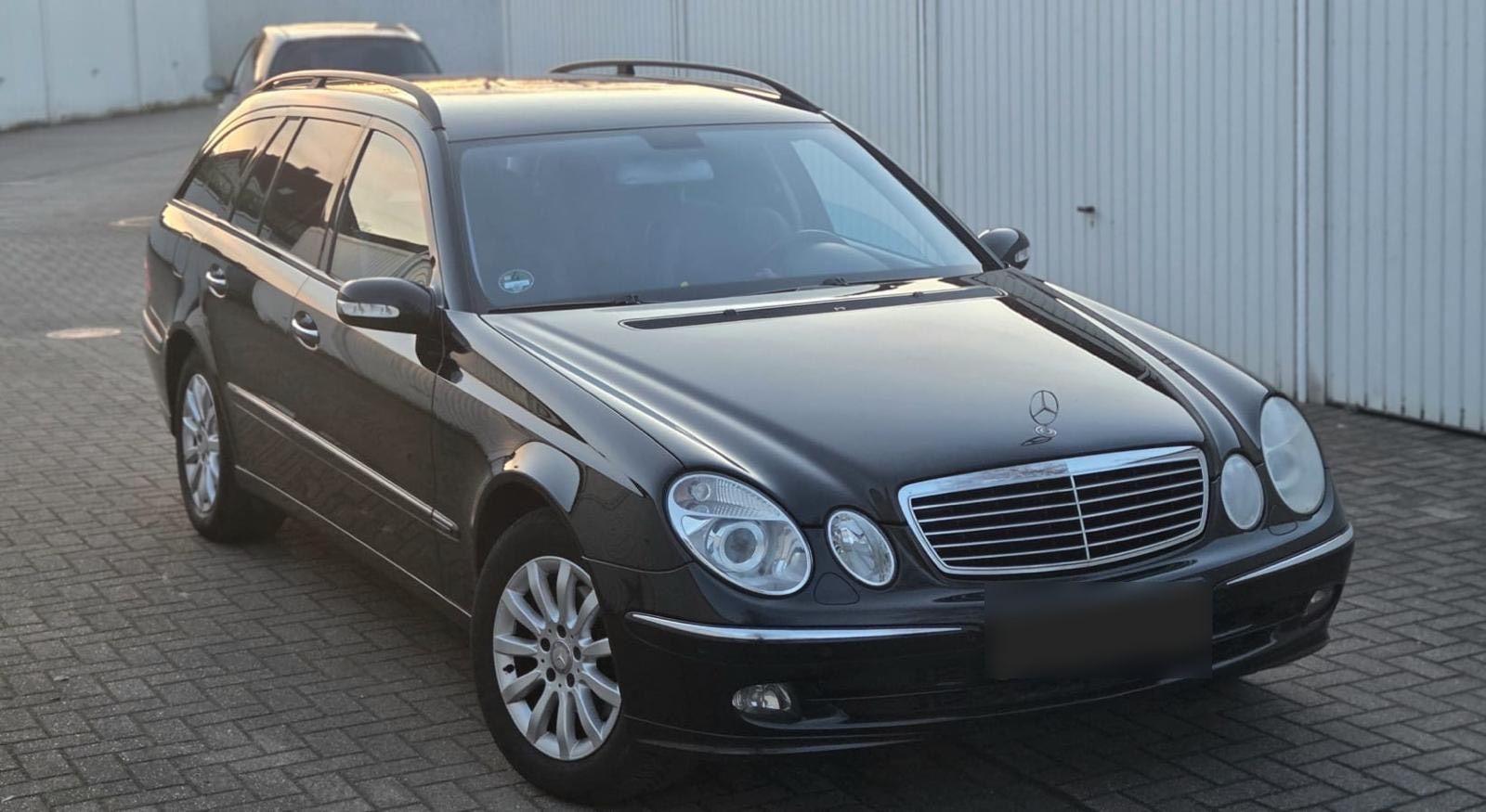 Mercedes-Benz E280 2005 — interior