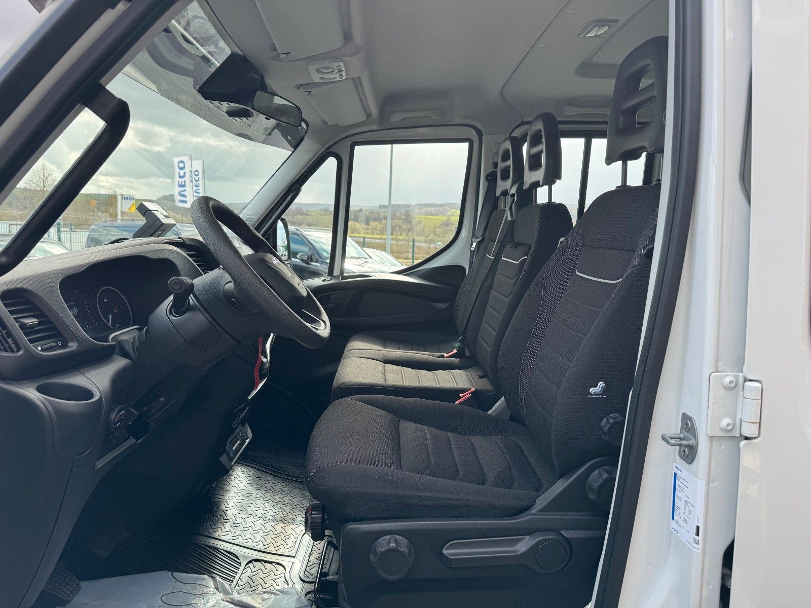 Fahrzeugabbildung Iveco Daily 70C18 H 3.0L *AHK*7-Sitze*Standheizung*