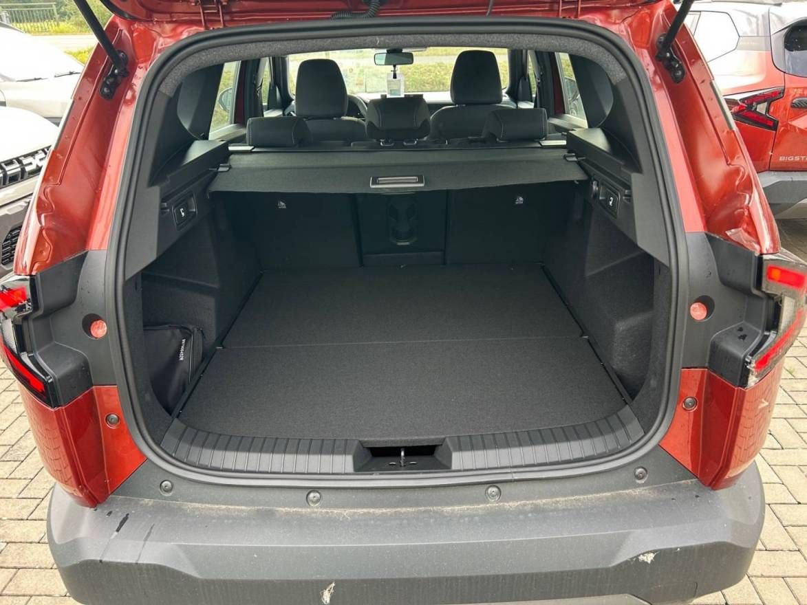 Fahrzeugabbildung Dacia Bigster Expression TCe 140