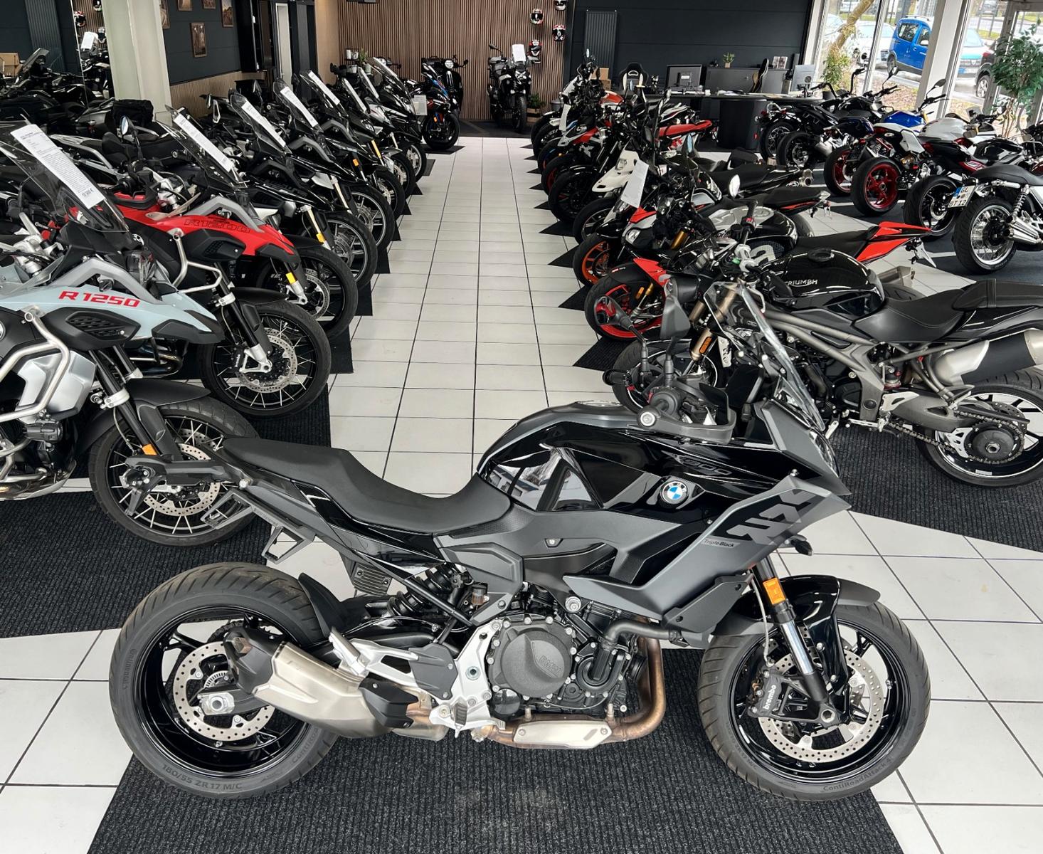 BMW F 900 XR Triple Black *Komfort*Tiefer*