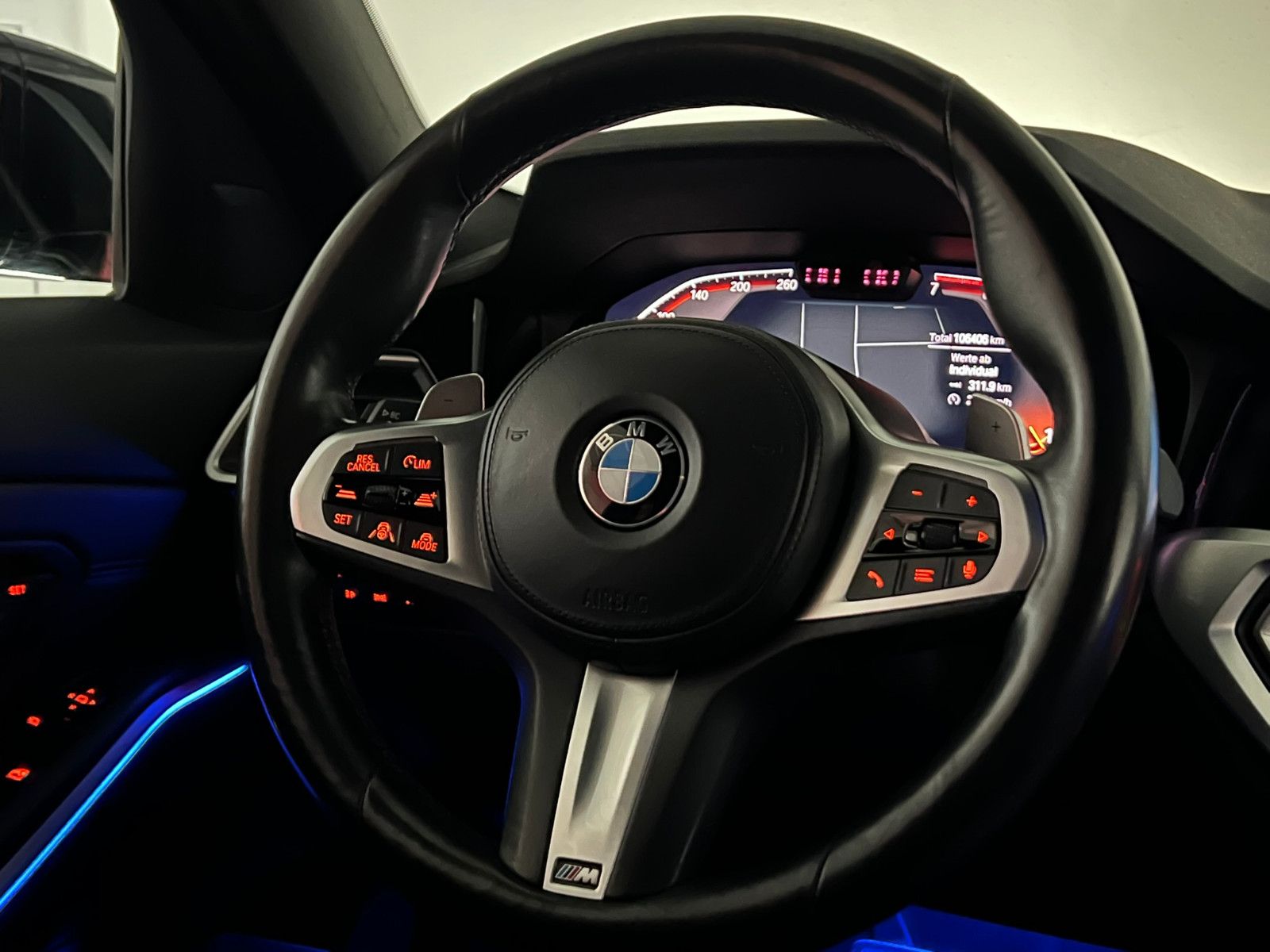 Fahrzeugabbildung BMW 330 i M Sport/LASER/eGSD/HuD/VRTL COCKPIT/DE FZG