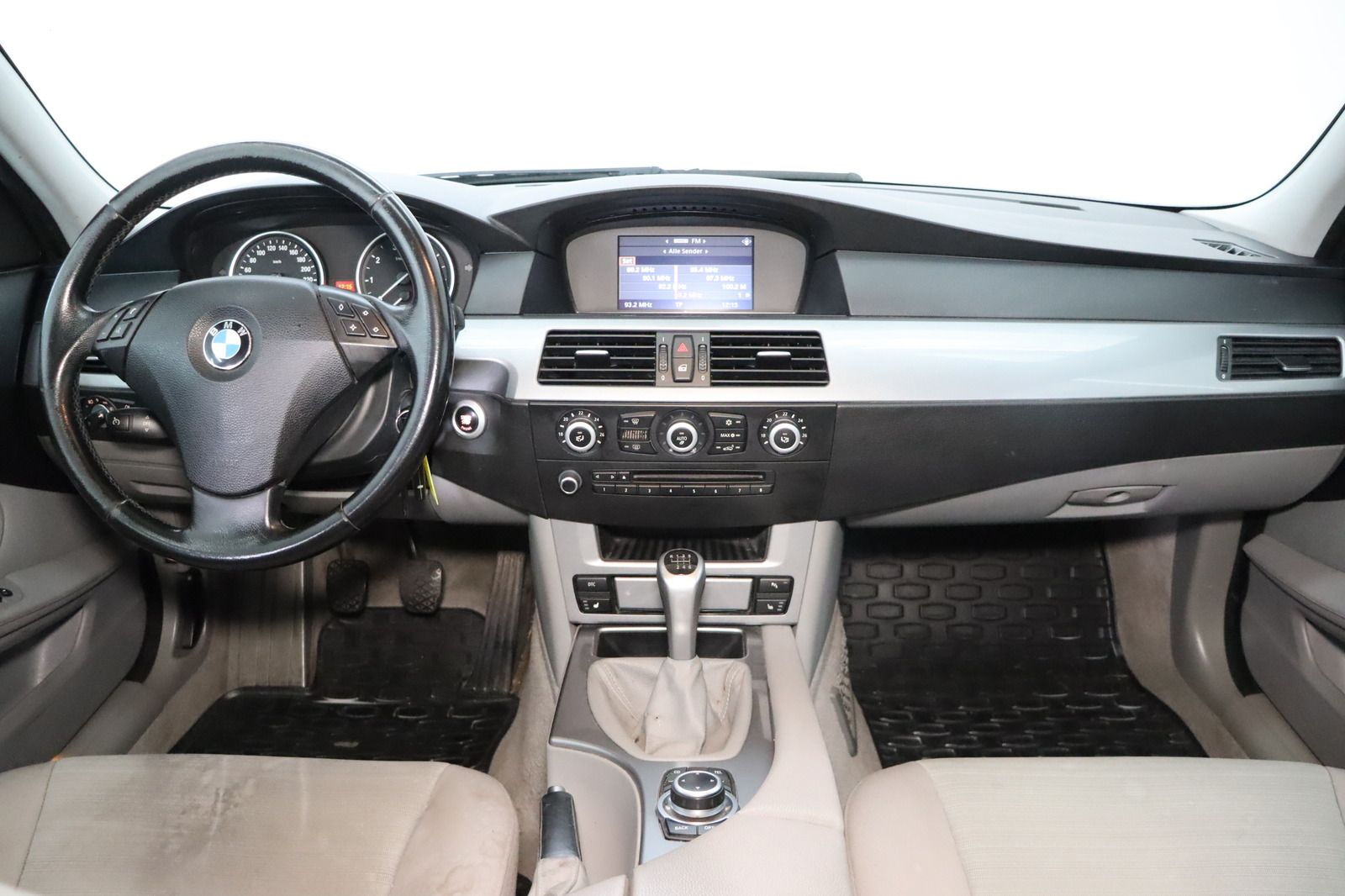 Fahrzeugabbildung BMW 523 i * Sitzhzg. * Klimaautomatik * PDC