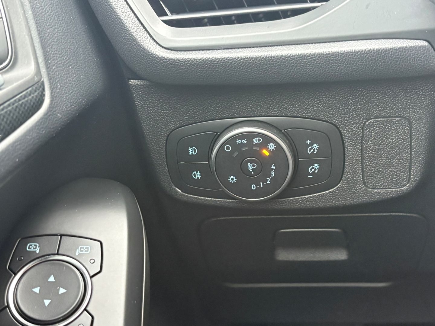 Fahrzeugabbildung Ford Focus Turnier ST-Line SpurhalteASS Kamera Navi