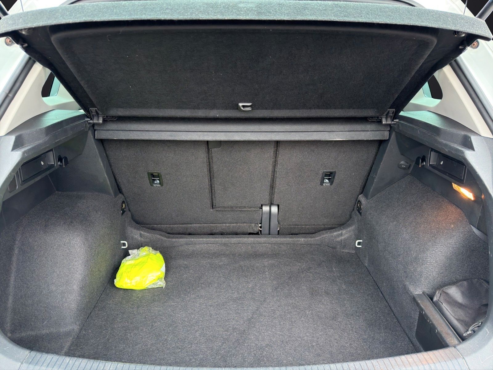 Fahrzeugabbildung Volkswagen Tiguan 4Motion*Navi*Kamera*SitzHZ*Memory*Pano*