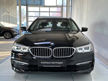 Fahrzeugabbildung BMW 520d Alarm ParkAssist Kamera LED LiveCockpitPlus