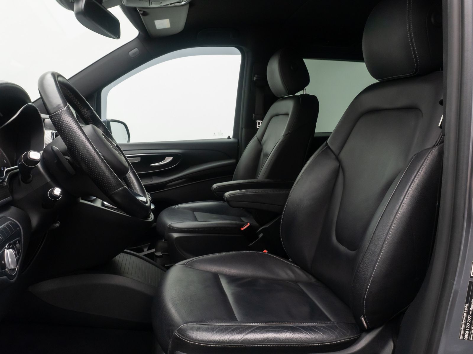 Fahrzeugabbildung Mercedes-Benz V 250 ACC Kamera Burmester AHK TischPaket 19Zoll
