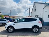 Ford Kuga+SHZ+L.Hzg.+2xPDC+PLA+**47.500 km** - Ford mit Benzin-Antrieb: Geländewagen, Schaltgetriebe