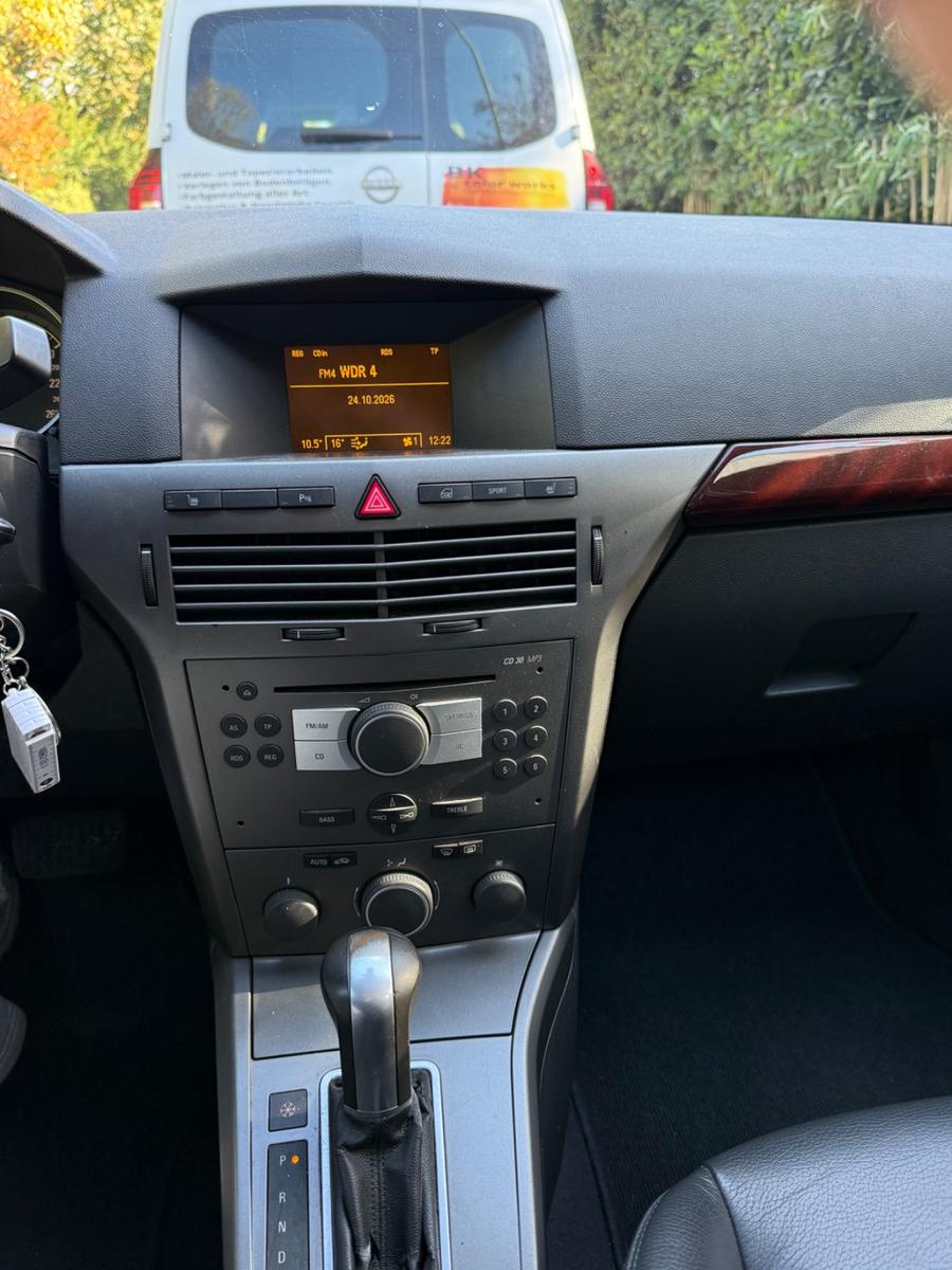 Opel Astra 2005 — photo 10