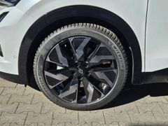 Fahrzeugabbildung Rafale 200 E-Tech Full Hybrid Esprit Alpine 1.2