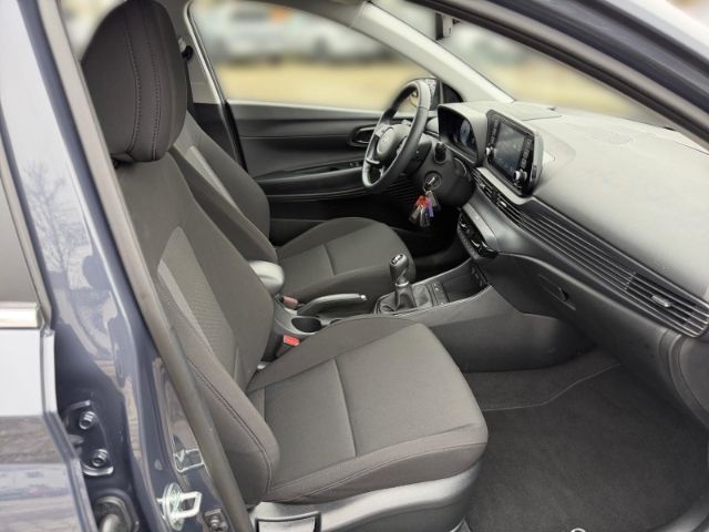 Fahrzeugabbildung Hyundai i20 Advanced 1.0 T-GDI +CARPLAY+TEMPOMAT+SHZ+RFK