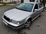 Skoda +Octavia+SLX+2,0+AHK+Klima+SHZ - gebrauchte Skoda Octavia aus dem Jahr 2000