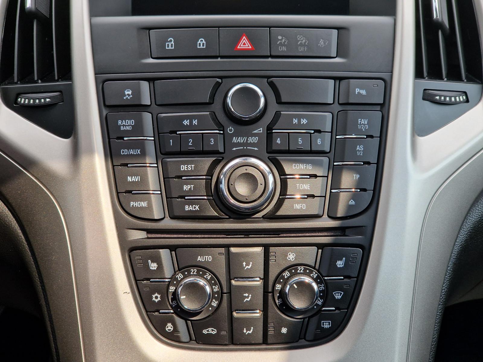 Opel Astra 2013 — фото 25