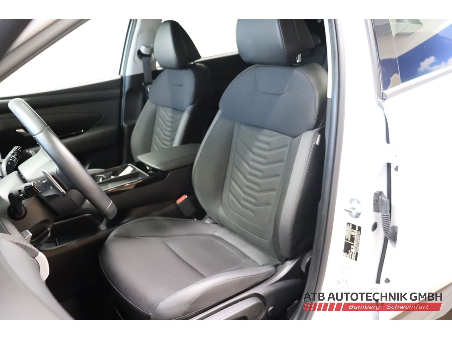 Fahrzeugabbildung Hyundai Tucson Trend PHEV 1.6 T-GDi 6-AT 4WD Navi Digita